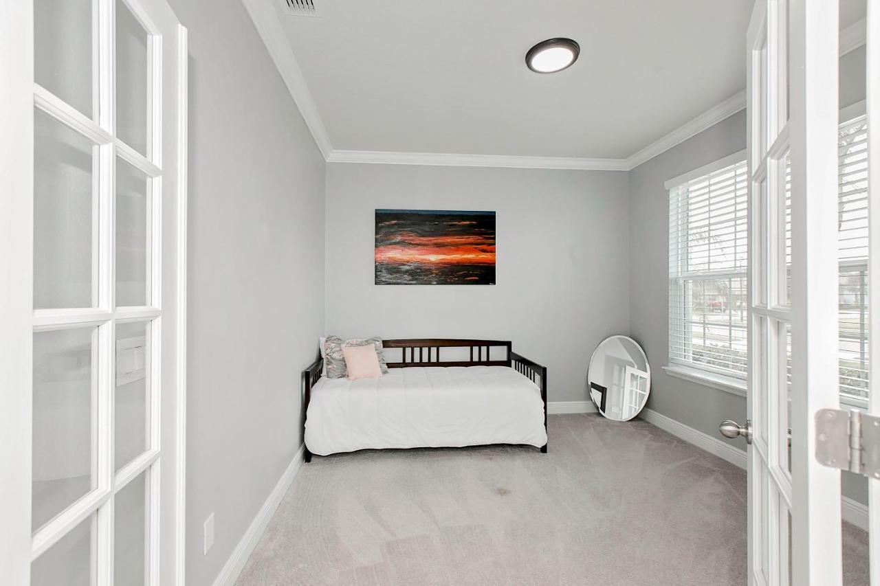 Spacious 4 bedroom home in Sanford/Orlando! Exterior foto
